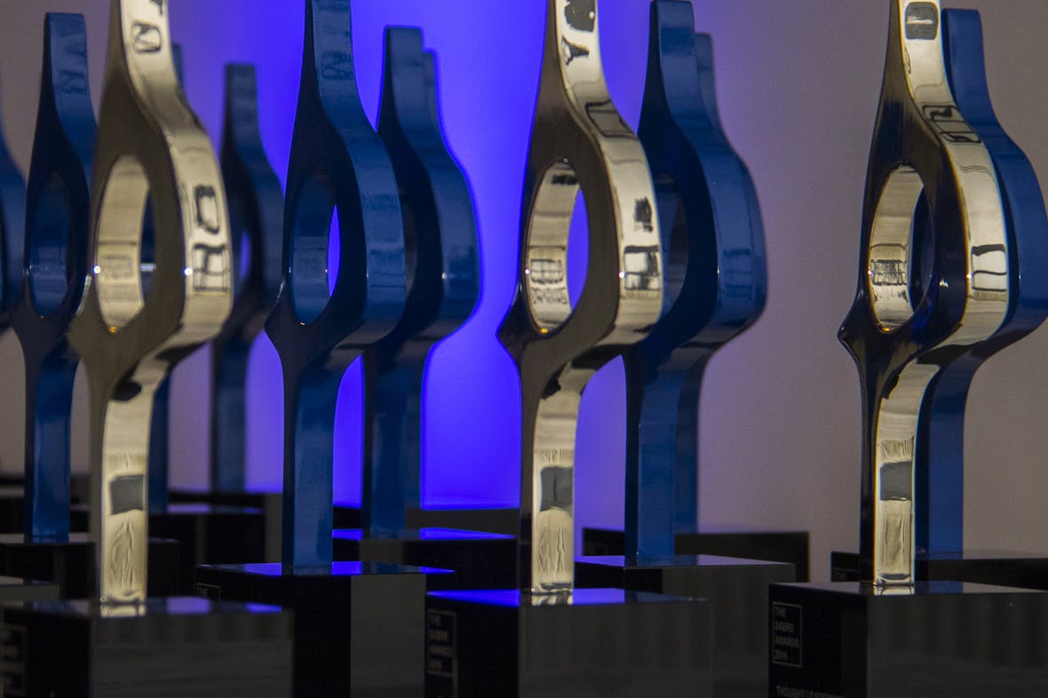 Flere trofeer i krom fra SABRE Awards