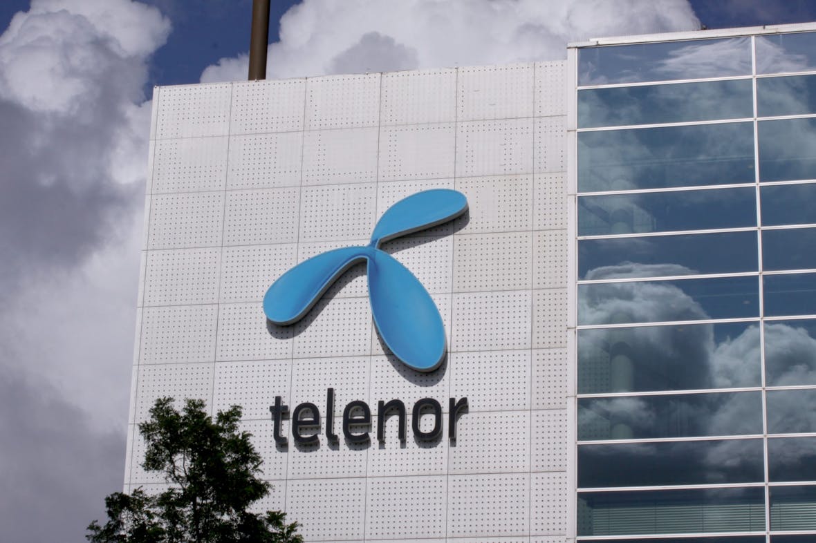 Logoen til Telenor på deres bygg